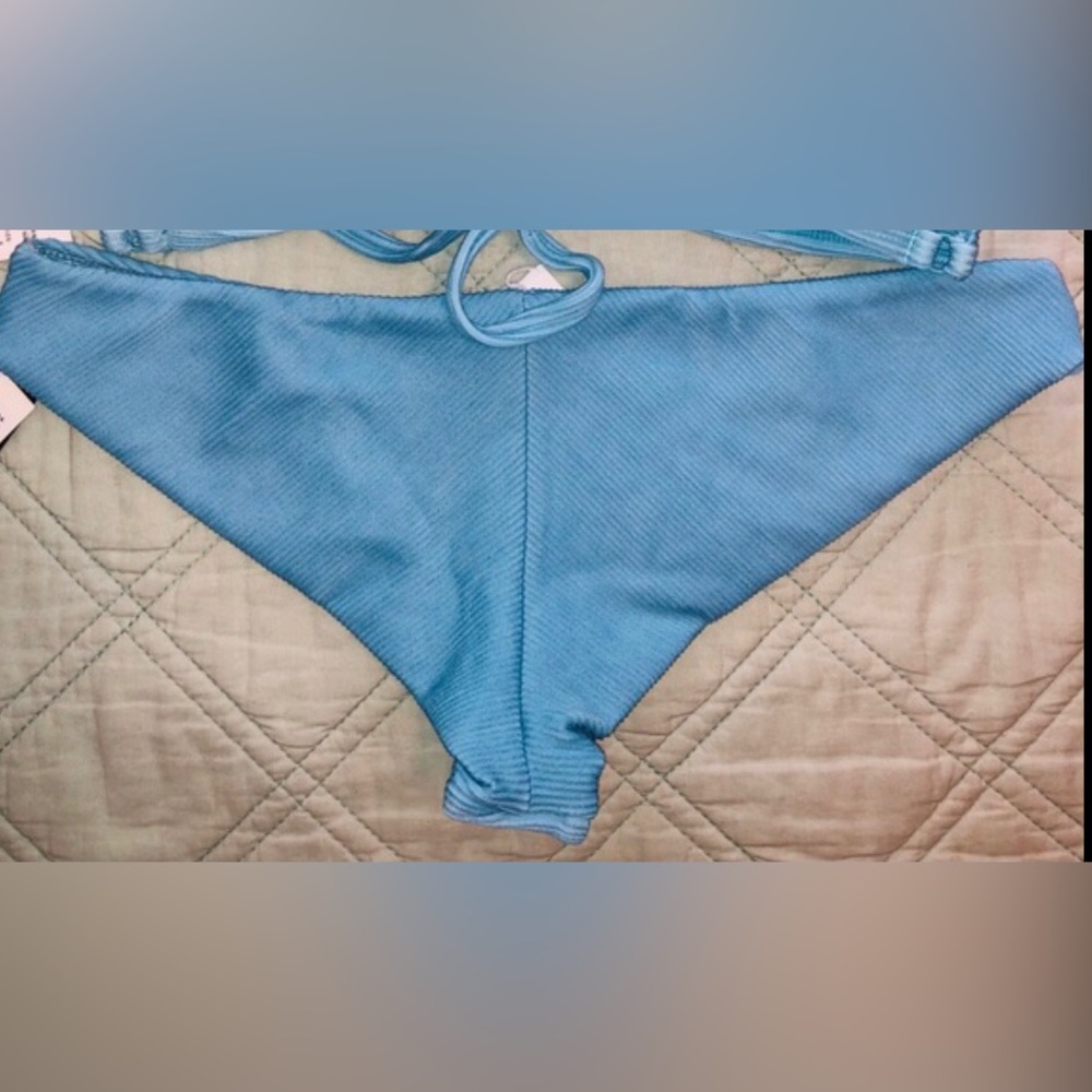 RVCA bikini bottom (L) - Picture 2 of 2